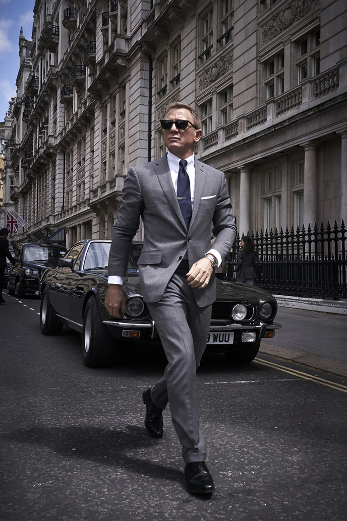 Daniel Craig on location in London - photo by Nicola Dove